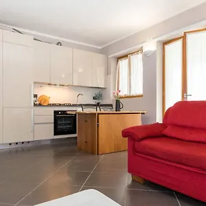 Altido For 4 With Terrace In A Quiet Residential Area Appartamento